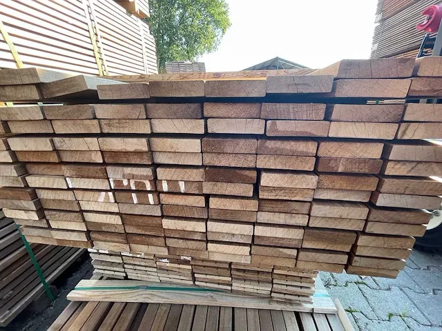 Basralocus hardhouten planken geschaafd 25x90mm, lengte 335cm (121x) - afbeelding 2 van  2