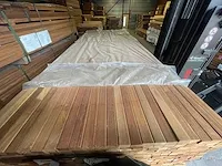 Basralocus hardhouten planken geschaafd 27x40mm, lengte 245cm (408x)