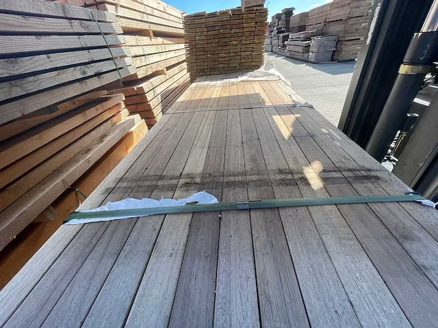 Basralocus hardhouten planken geschaafd 45x70mm, lengte 245cm (70x) - afbeelding 1 van  3