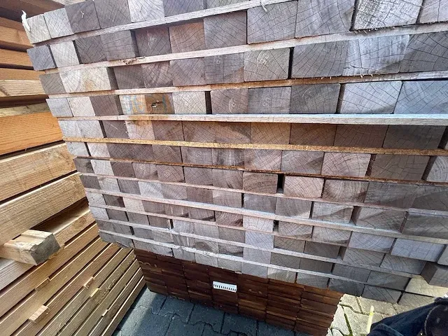 Basralocus hardhouten planken geschaafd 45x70mm, lengte 245cm (70x) - afbeelding 3 van  3