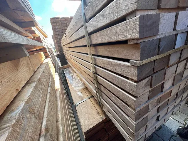 Basralocus hardhouten planken geschaafd 45x70mm, lengte 245cm (86x) - afbeelding 2 van  3
