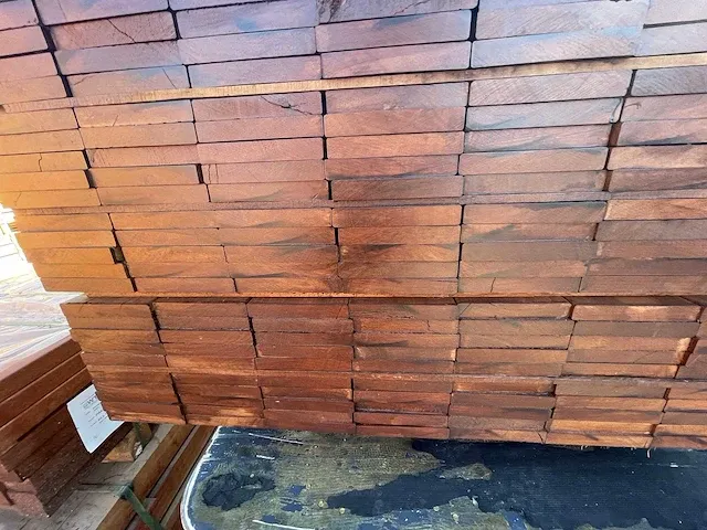 Basralocus prime hardhouten planken geschaafd 21x140mm, lengte 215cm (135x) - afbeelding 3 van  3