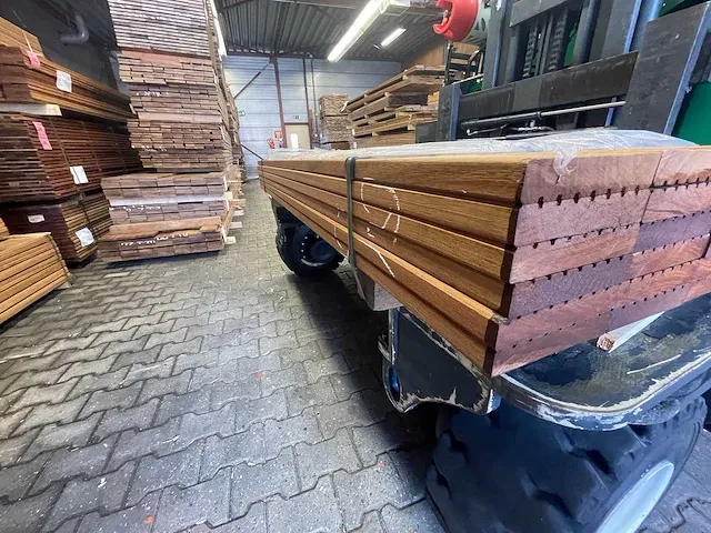 Basralocus prime hardhouten planken geschaafd 28x145mm, lengte 365cm (56x) - afbeelding 2 van  3