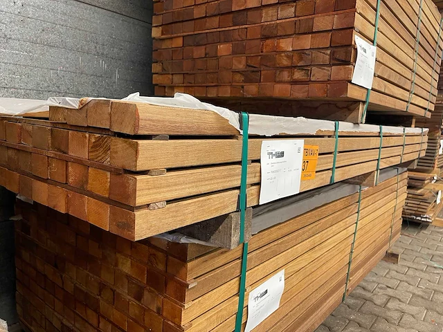 Basralocus regels geschaafd 2750x68x45mm (51x) - afbeelding 2 van  3