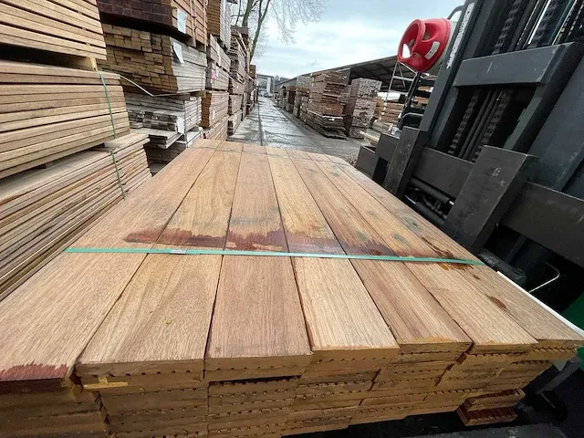 Basralocus vlonderplanken 27x145mm, lengte 155cm (84x) - afbeelding 1 van  3