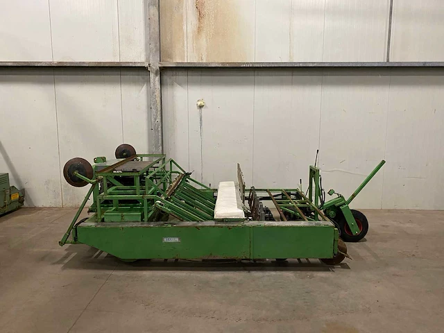 Basrijs band plantmachine - afbeelding 4 van  11