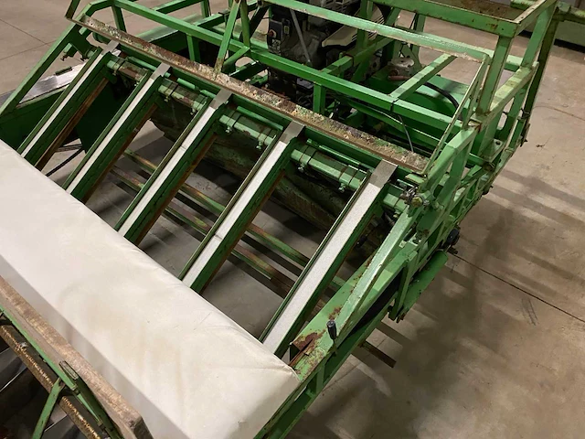 Basrijs band plantmachine - afbeelding 6 van  11
