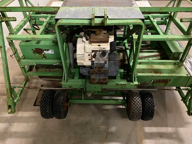 Basrijs band plantmachine - afbeelding 11 van  11