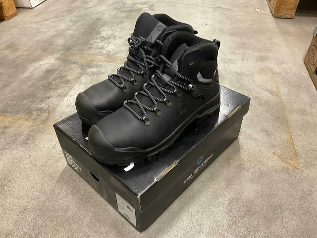 Bata basalt werkschoenen 42 - afbeelding 1 van  2