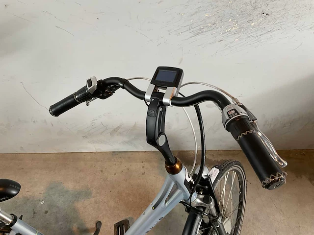 Batavus - dames - elektrische fiets - afbeelding 2 van  7