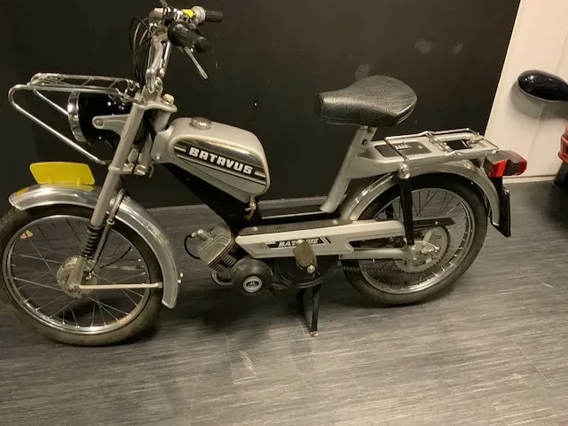 Batavus brommer - afbeelding 1 van  16