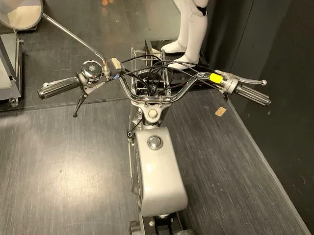 Batavus brommer - afbeelding 14 van  16
