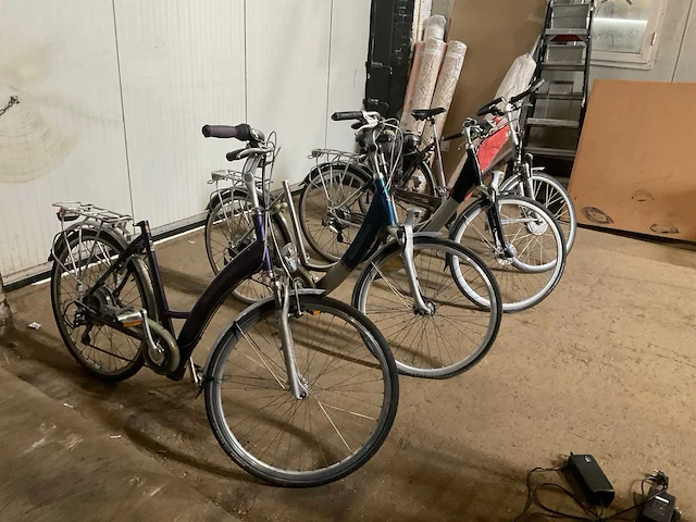 Batavus elektrische fiets (4x) - afbeelding 10 van  16