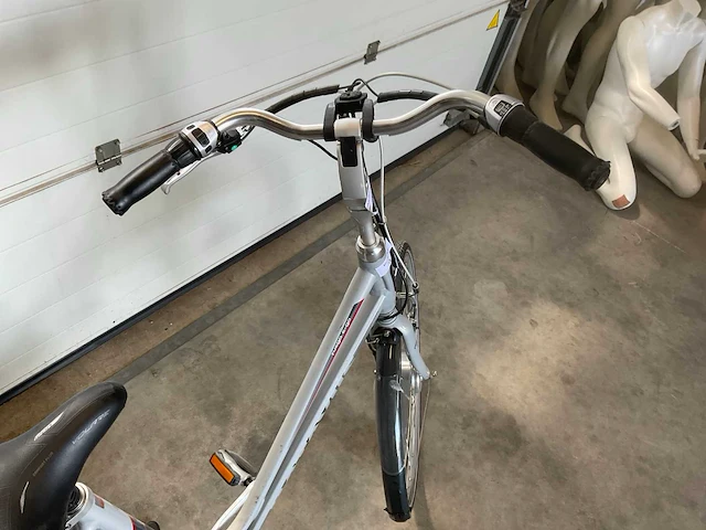 Batavus fuego e-go elektrische damesfiets - afbeelding 10 van  14