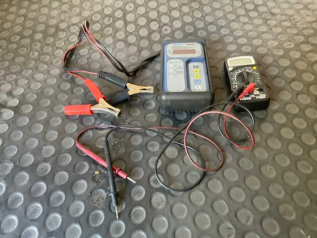 Batterij tester/multimeter - afbeelding 5 van  5