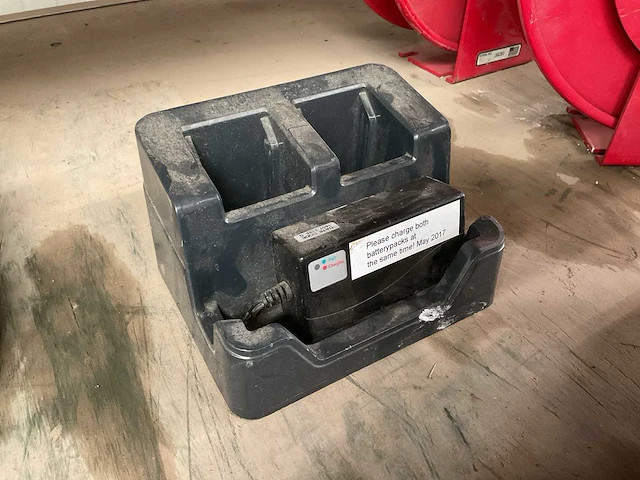Battery charger - afbeelding 1 van  3