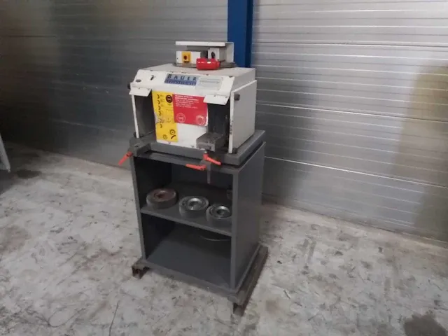 Bauer - be2 - ontbramer - slijp- en afbraammachine - afbeelding 1 van  5