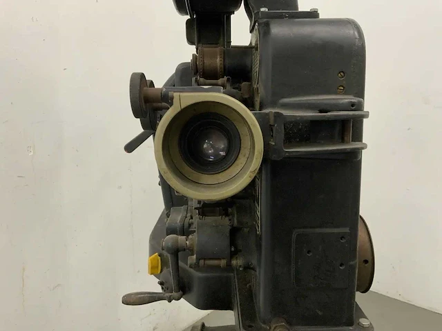 Bauer - decoratieve antieke bioscoop filmprojector - afbeelding 16 van  24