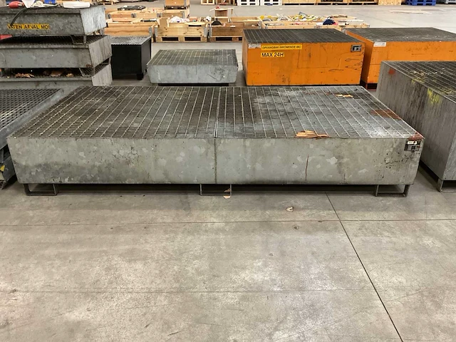 Bauer 265x130cm aw 1000-2 gegalvaniseerde lekbak - afbeelding 2 van  4