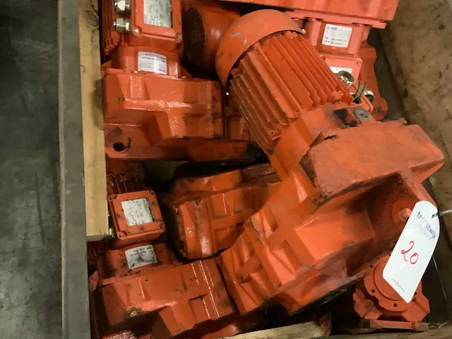 Bauer partij elektromotoren (ca 15x) - afbeelding 9 van  13