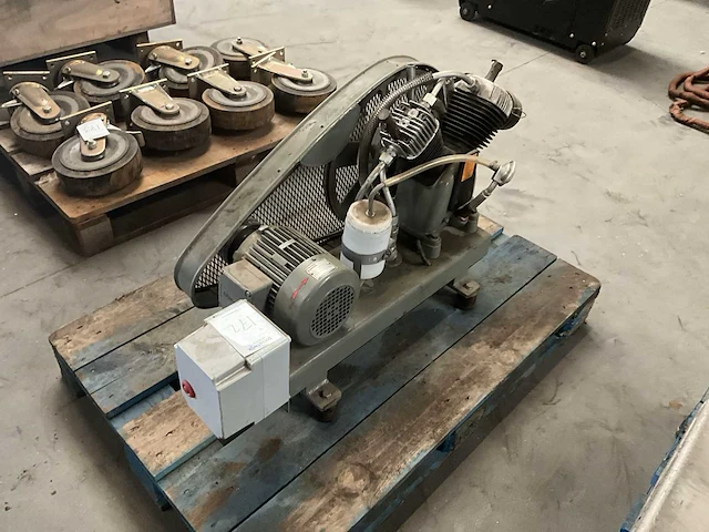 Bauknecht r1 1/2-75 luchtcompressor - afbeelding 1 van  6