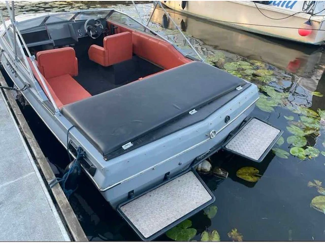Bayliner - 1998 - mutiny - speedboot op trailer - afbeelding 6 van  9