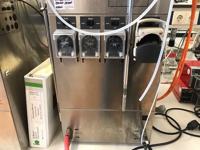 B.braun biotech 10 liter biostat b-dcu twin bioreactor opstelling - afbeelding 2 van  26