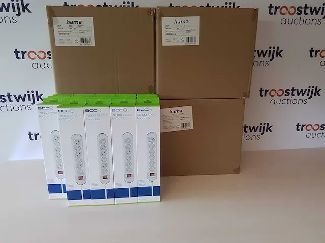 Bcc - stekkerdoos - 6-voudig - schakelaar - randaarde (100x) - afbeelding 2 van  4