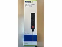 Bcc stekkerdoos 3-voudig - schakelaar - zwart - afbeelding 3 van  5