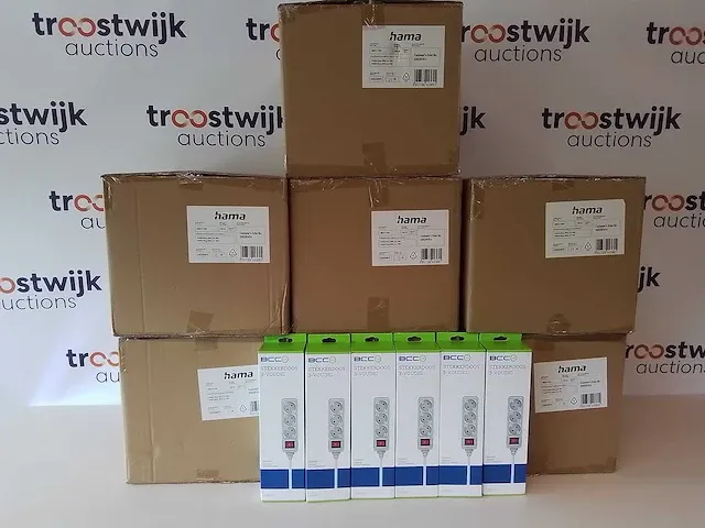 Bcc stekkerdoos 3-voudig randaarde schakelaar (126x) - afbeelding 2 van  5