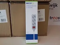 Bcc stekkerdoos 3-voudig randaarde schakelaar (126x) - afbeelding 3 van  5
