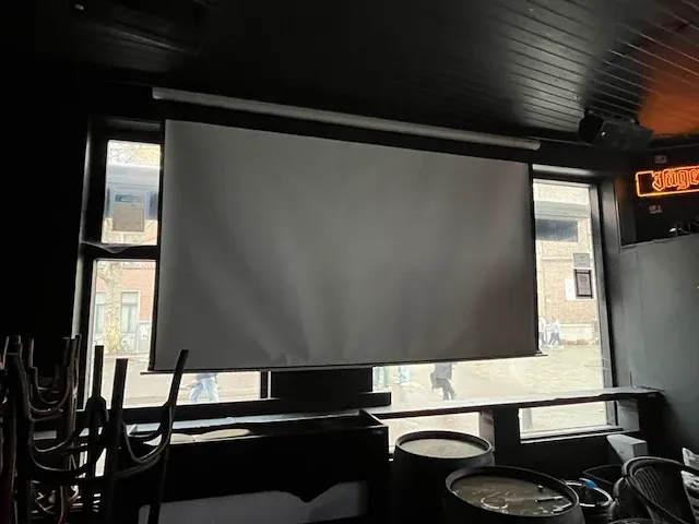 Beamer epson en projectiescherm - afbeelding 3 van  3