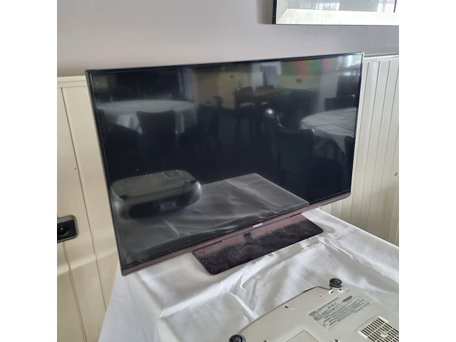 Beamer scherm met projector, televisie en luidsprekers, o.a. epson/philips - afbeelding 6 van  10