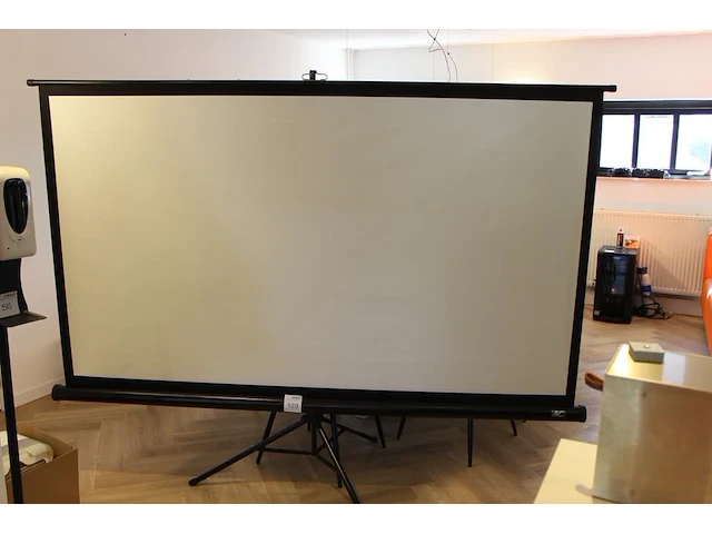 Beamerscherm elite screens breedte 220 cm. - afbeelding 1 van  3