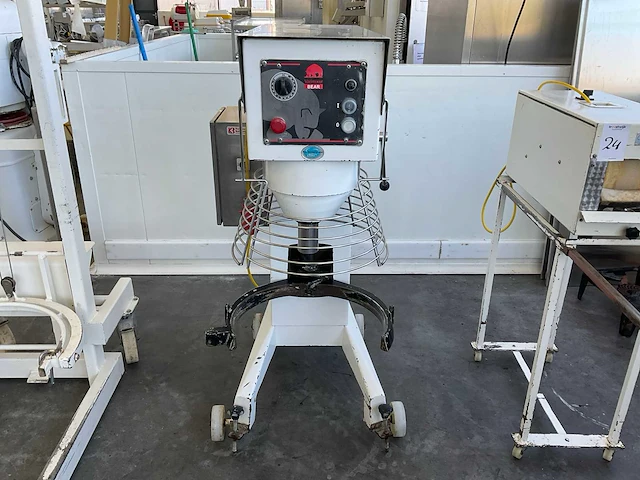 Bear varimixer planeetmenger - afbeelding 1 van  6