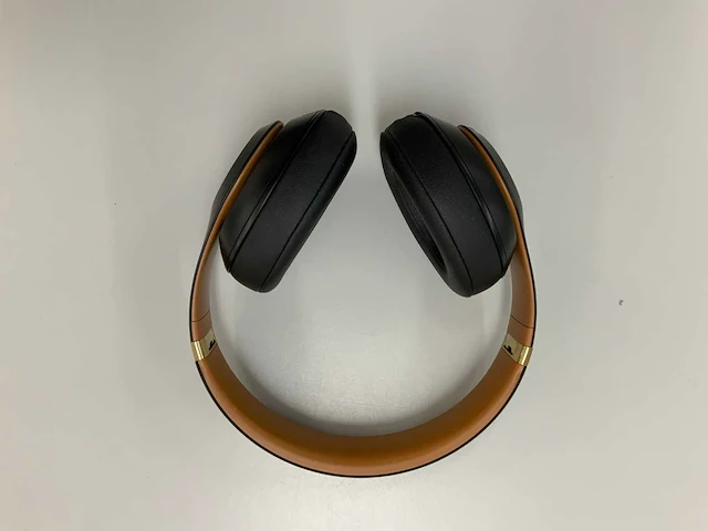 Beats - studio 3 wireless black & gold - afbeelding 1 van  4