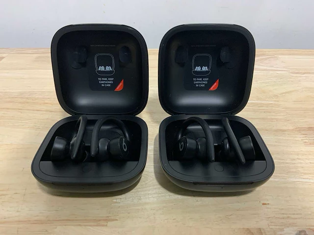 Beats powerbeats pro 1 a2078 (2x) - afbeelding 1 van  5