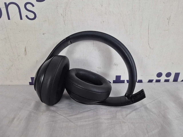 Beats studio 3 - draadloze over-ear koptelefoon - zwart - afbeelding 2 van  3
