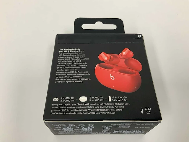 Beats studio buds - draadloze ruisonderdrukkende oortjes - beats red - mj503zm/a - afbeelding 2 van  3