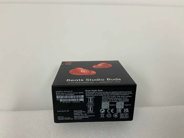 Beats studio buds - draadloze ruisonderdrukkende oortjes - beats red - mj503zm/a - afbeelding 3 van  3