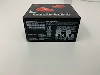 Beats studio buds red, draadloze ruisonderdrukkende oortjes - mj503zm/a - afbeelding 2 van  3