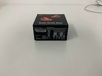 Beats studio buds red, draadloze ruisonderdrukkende oortjes - mj503zm/a - afbeelding 2 van  3