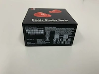 Beats studio buds red, draadloze ruisonderdrukkende oortjes - mj503zm/a - afbeelding 2 van  2