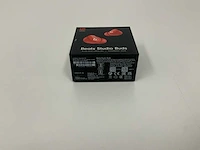 Beats studio buds red, draadloze ruisonderdrukkende oortjes - mj503zm/a - afbeelding 2 van  3