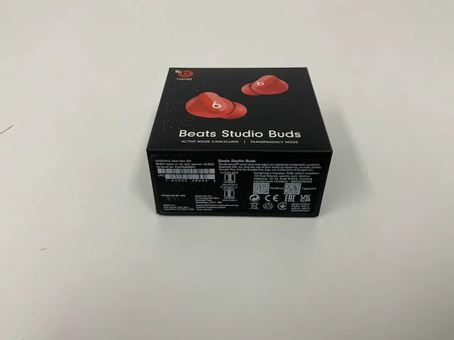 Beats studio buds red, draadloze ruisonderdrukkende oortjes - mj503zm/a - afbeelding 2 van  3
