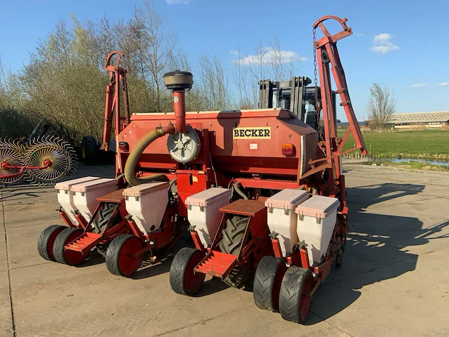 Becker aeromat t6z zaaimachine - afbeelding 19 van  25