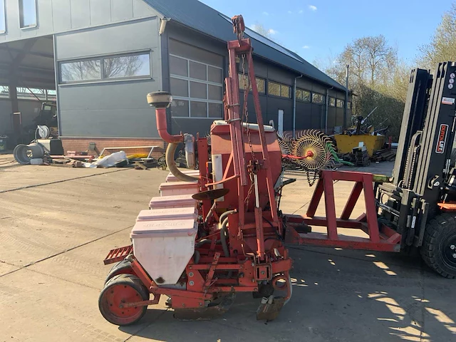 Becker aeromat t6z zaaimachine - afbeelding 23 van  25