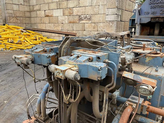 Becker dortmund hst 250 schroot pers/knip machine - afbeelding 29 van  37