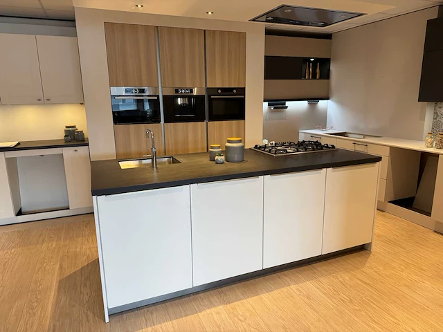 Beckermann - showroomkeuken - afbeelding 1 van  30