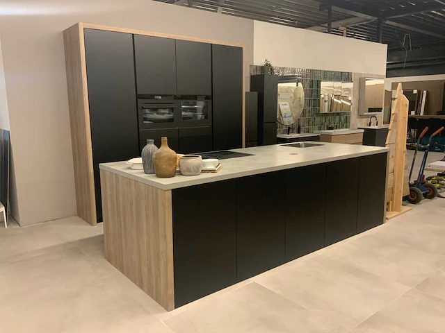 Beckermann keuken eiland opstelling denver classic oak greige zwart - afbeelding 1 van  34